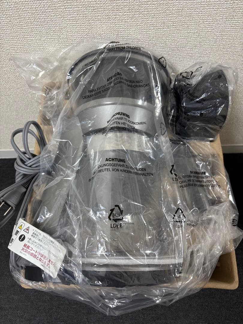 〈送料込み〉De'Longhi クレシドラ ドリップコーヒーメーカー シルバー