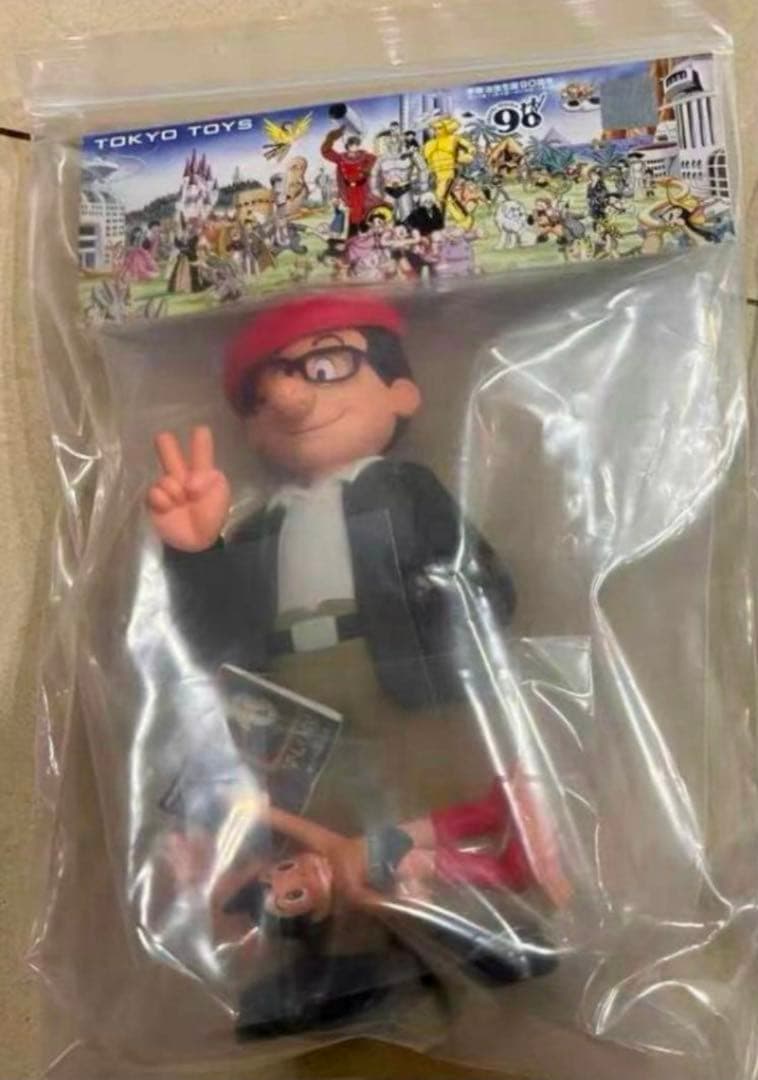 鉄腕アトム　手塚治虫ソフビフィギュア　90周年記念モデル 交換パーツ付き 1本