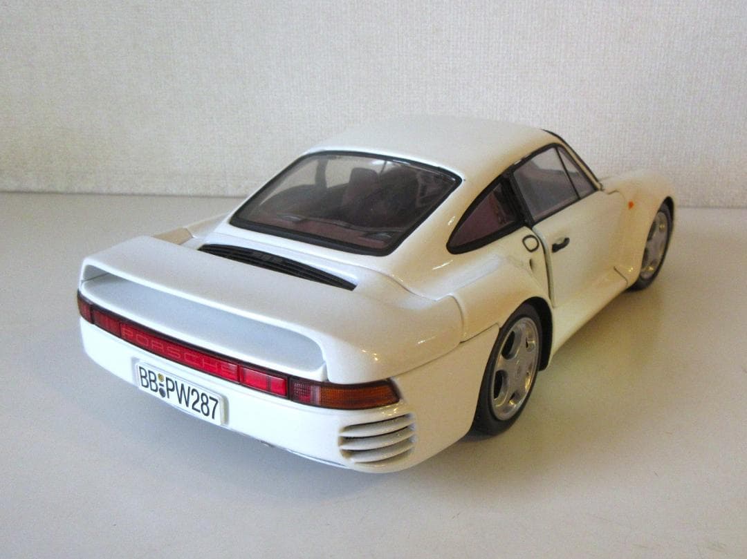 特価 exoto (1/18) ポルシェ 959