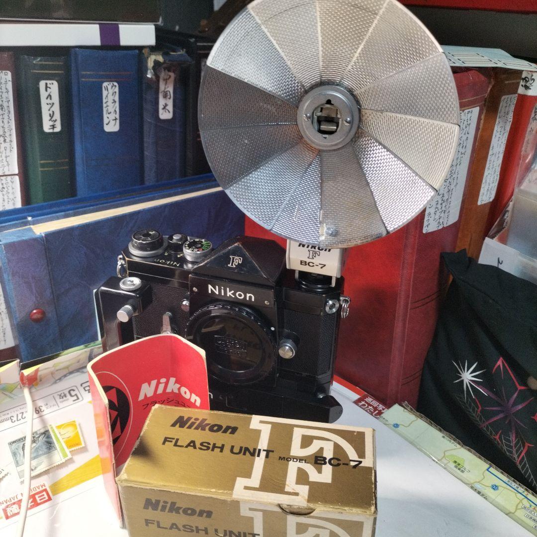 Nikon F一眼レフカメラ