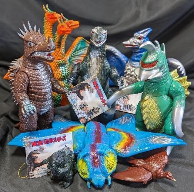 ゴジラ＆ガイガン＆キングギドラ＆アンギラス他（ブルマァク復刻）６体セット＋２