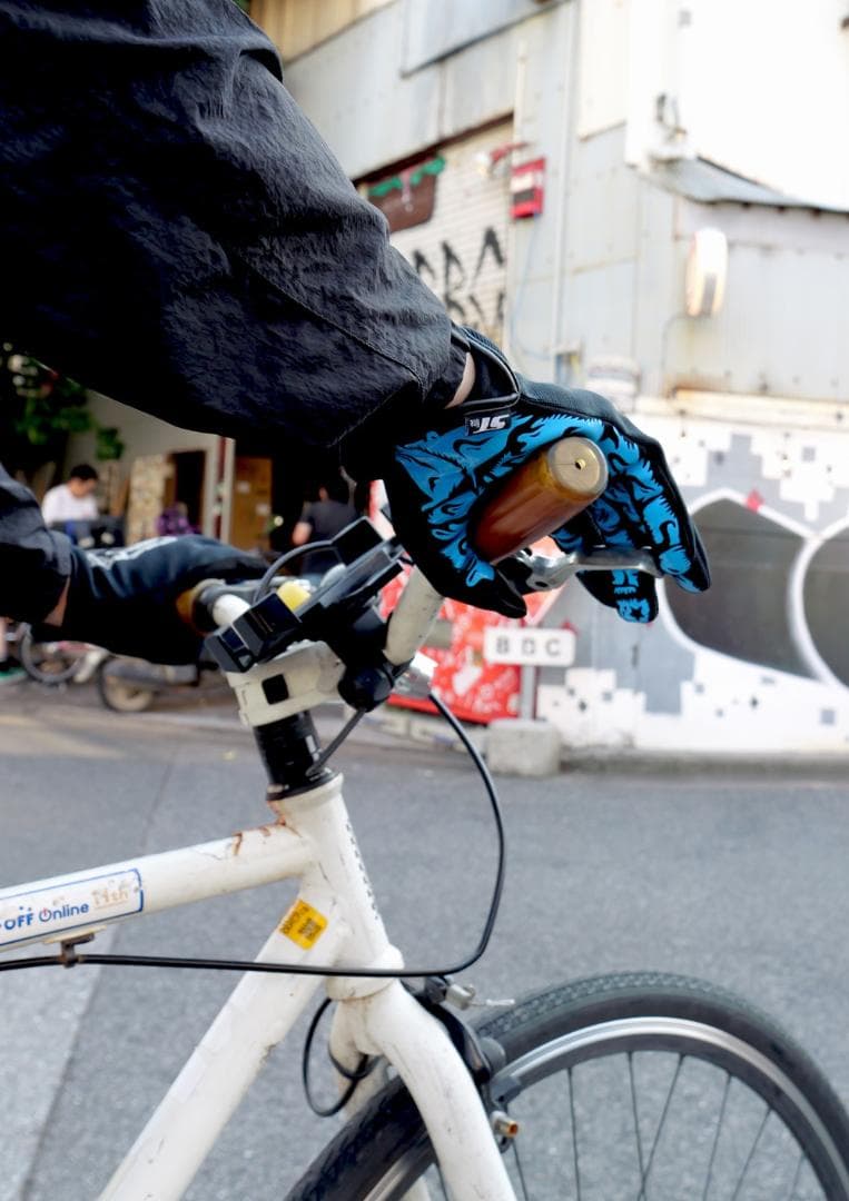 新品　サンタクルーズ x MxMxM スクリーミングハンドグローブ　黒緑