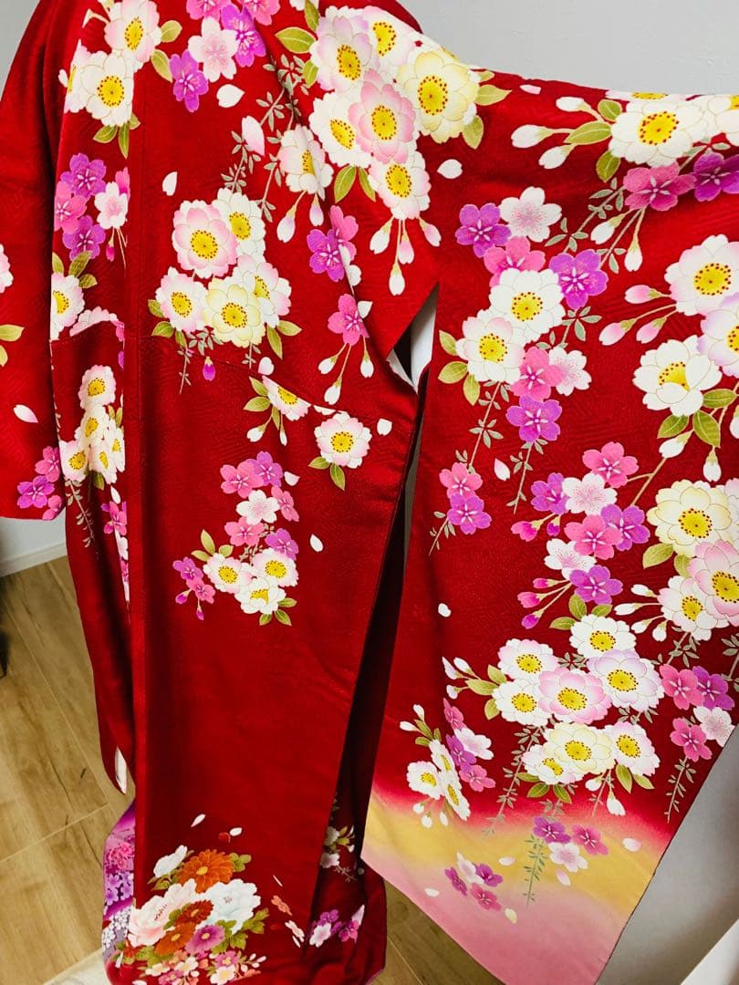 華やかな赤い振袖フルセット　花柄　正絹　美品　成人式