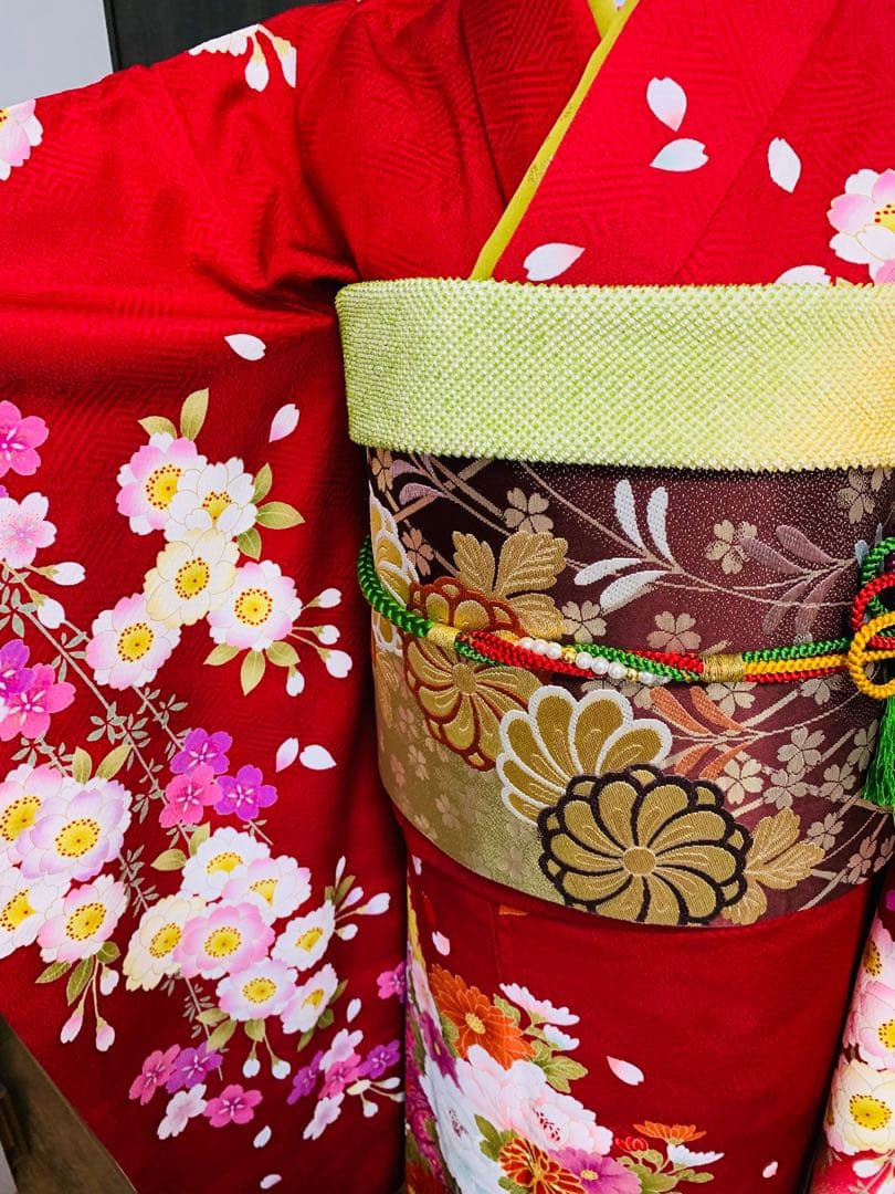 華やかな赤い振袖フルセット　花柄　正絹　美品　成人式
