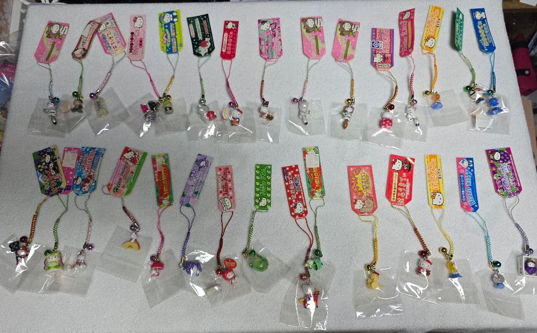 ハローキティ　根付けストラップ　約300個　まとめ売り