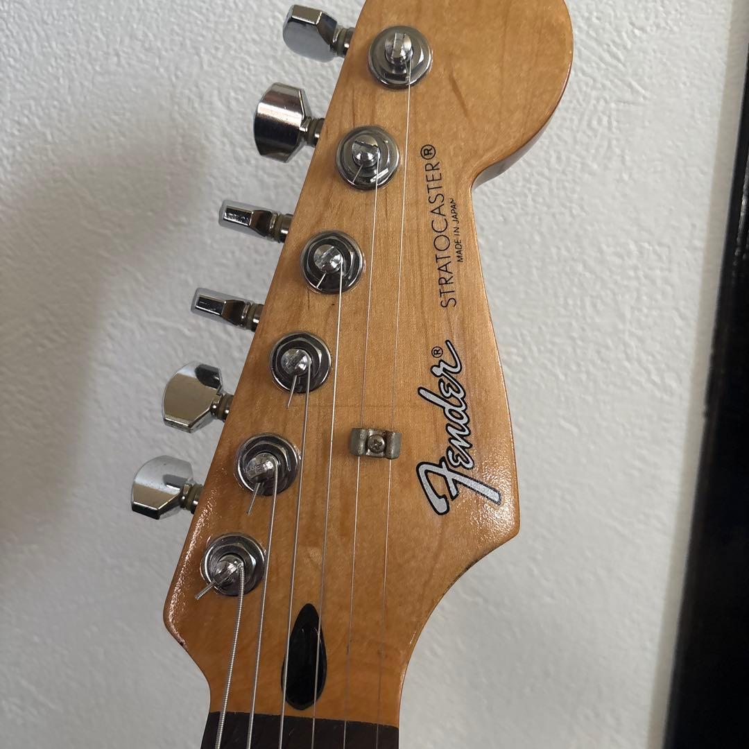 Mavis MST-800 ストラトキャスタータイプ