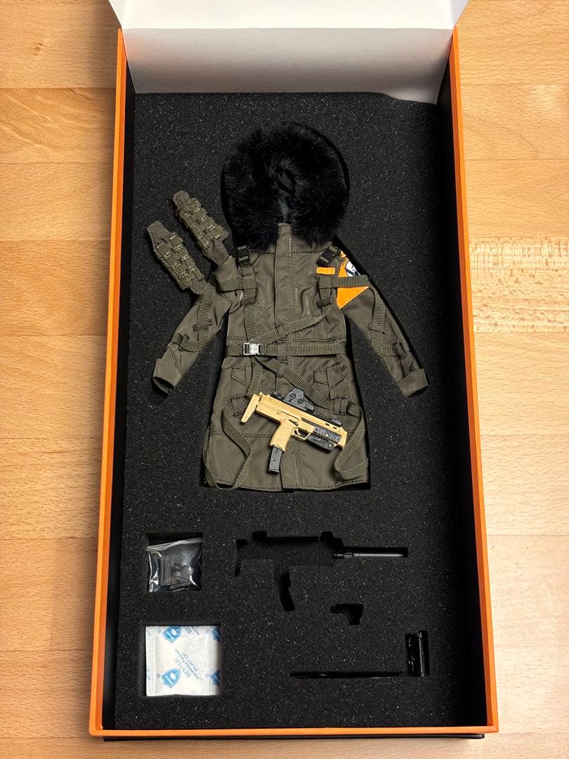 【1/6】i8TOYS SERENE HOUND KATHERINE