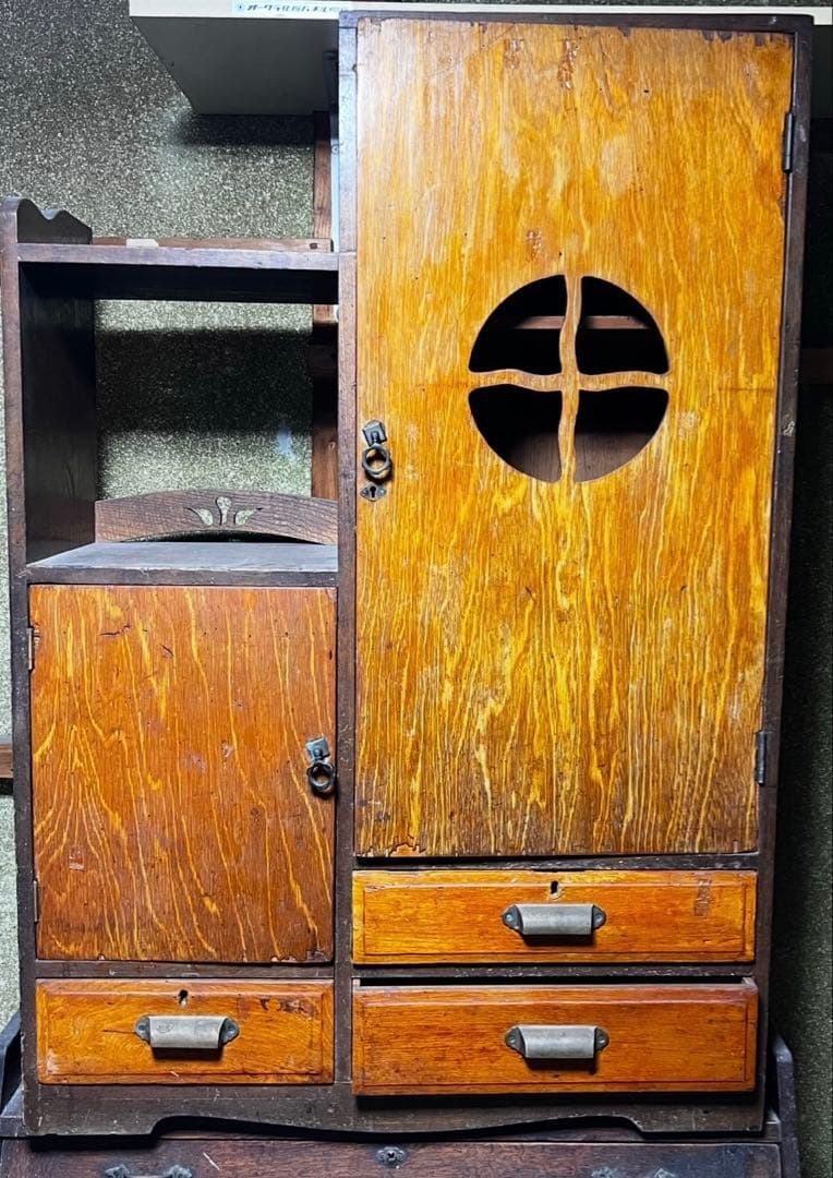 アンティーク戸棚