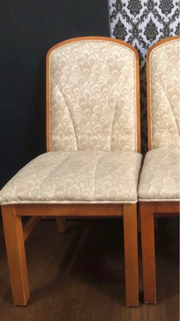 高品質♦️ダイニング　ハイバックチェア♦️品のあるピーコック柄♦️補償付　送料込