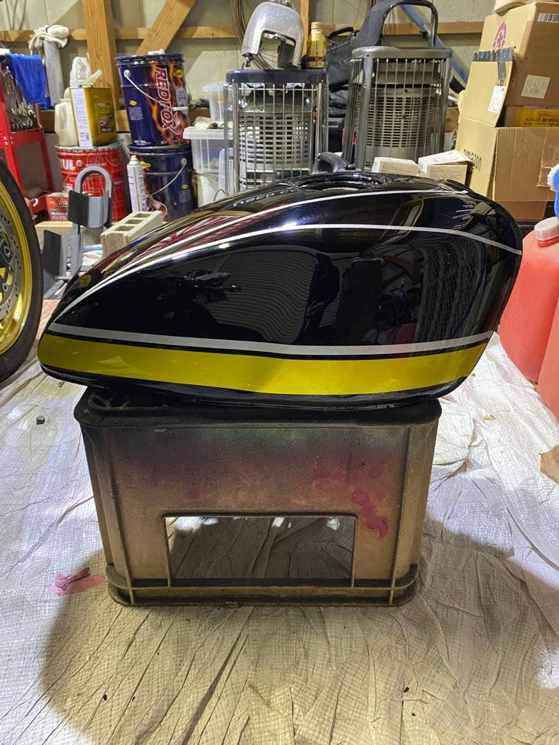 ゼファー400 タンク