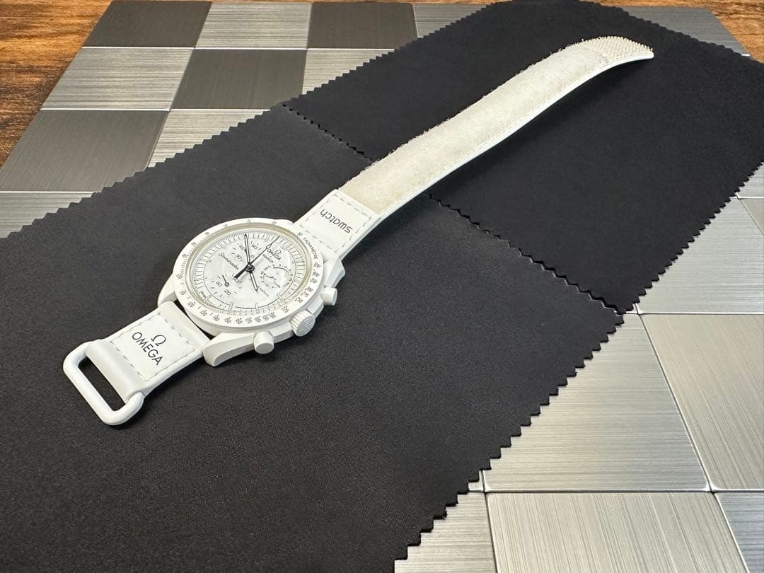 【追記あり】ムーンスウォッチ スヌーピー ホワイト