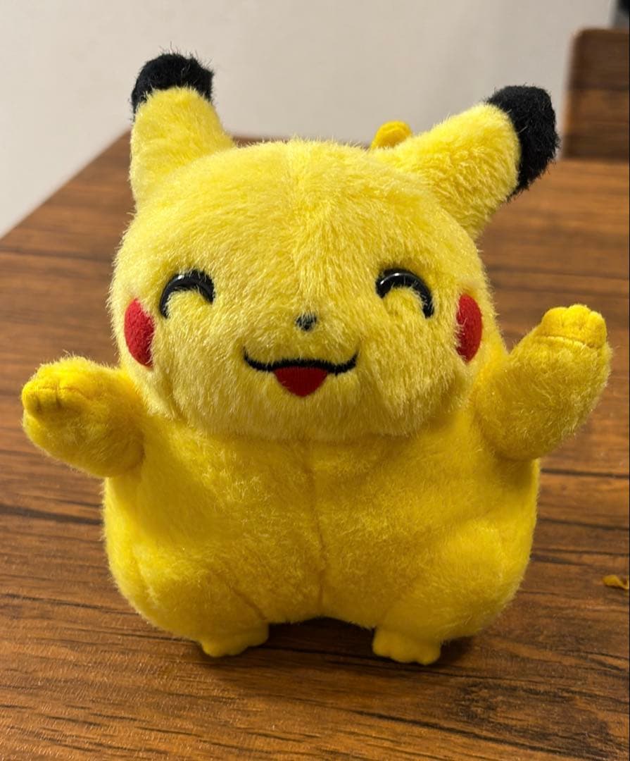 希少！ピカチュウ TOMY にっこり 初期 ぬいぐるみ　タカラトミー