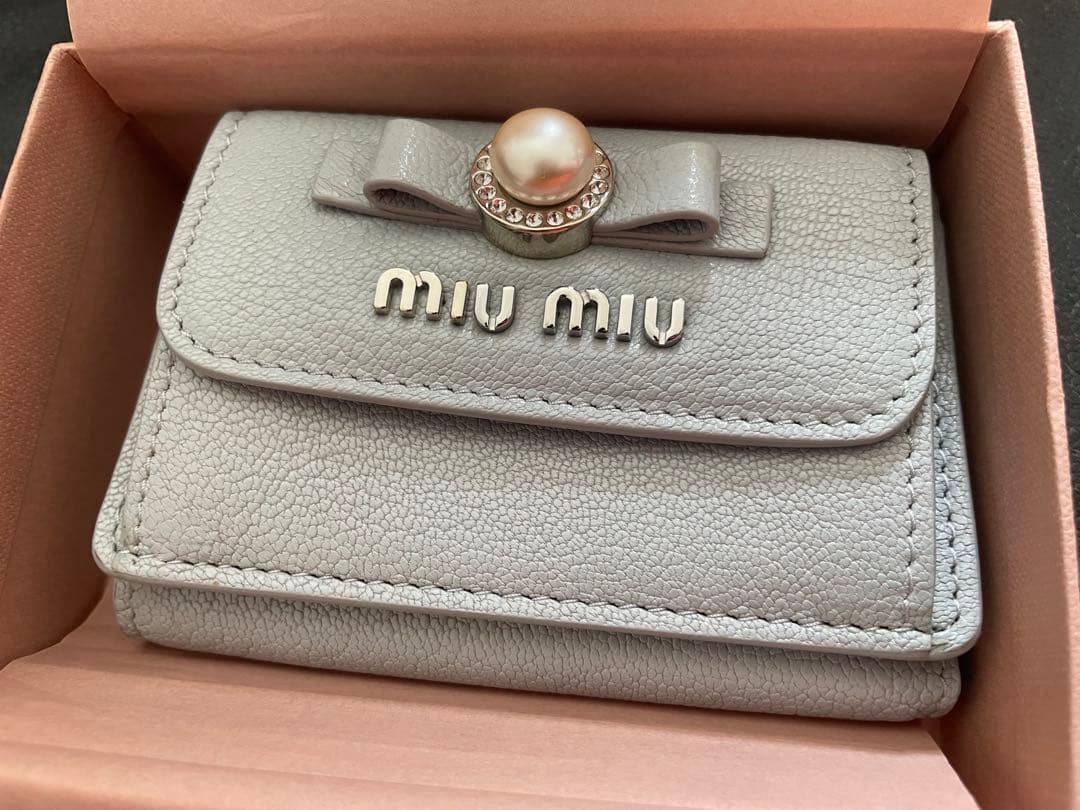 【値下げ】 miu miu 三つ折り財布 madrus 5MH021 水色