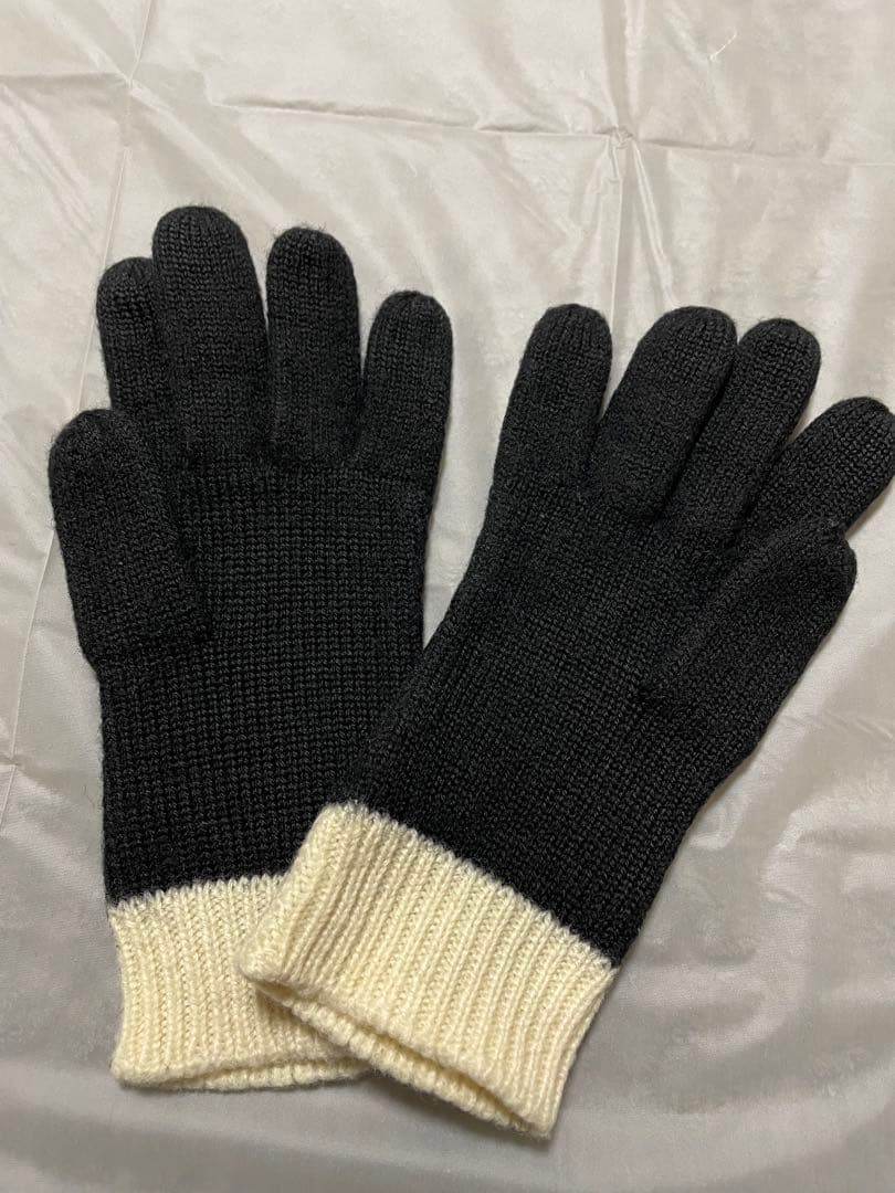 【希少】３点セット ヴィヴィアンウエストウッド　ニット帽・マフラー（新品）・手袋