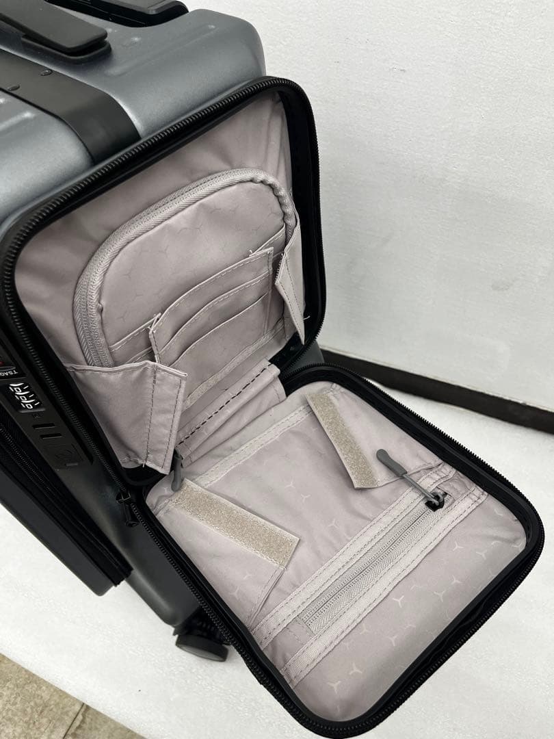 生臭坊主さん専用 [Redamancy]現役客室乗務員が設計を指導 スーツケース