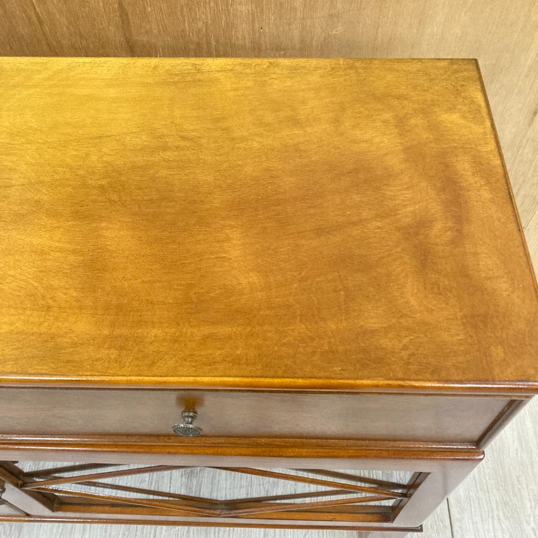 アンティーク調　飾り棚　キャビネット　クラシック