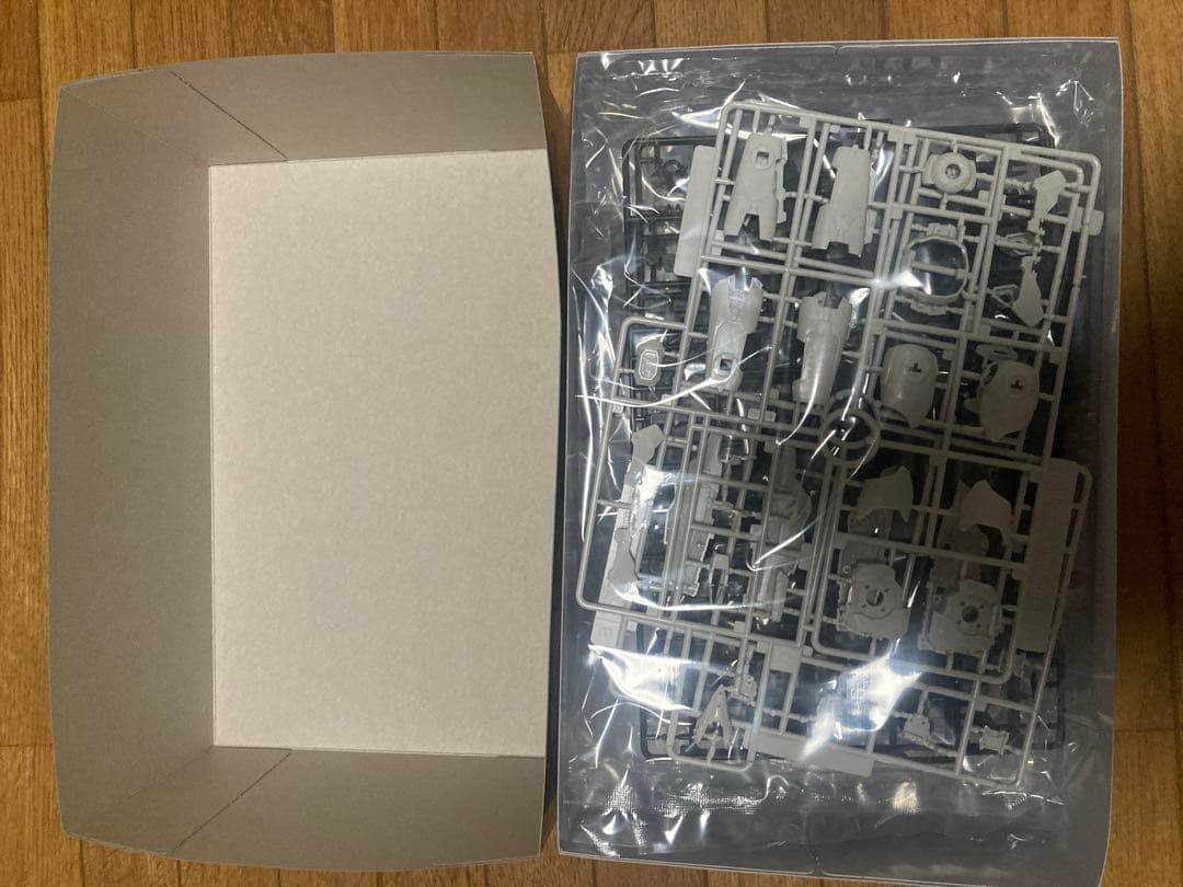 ホワイトグリント&ノブリスオブリージュ　コトブキヤ　プラモデル　アーマードコア