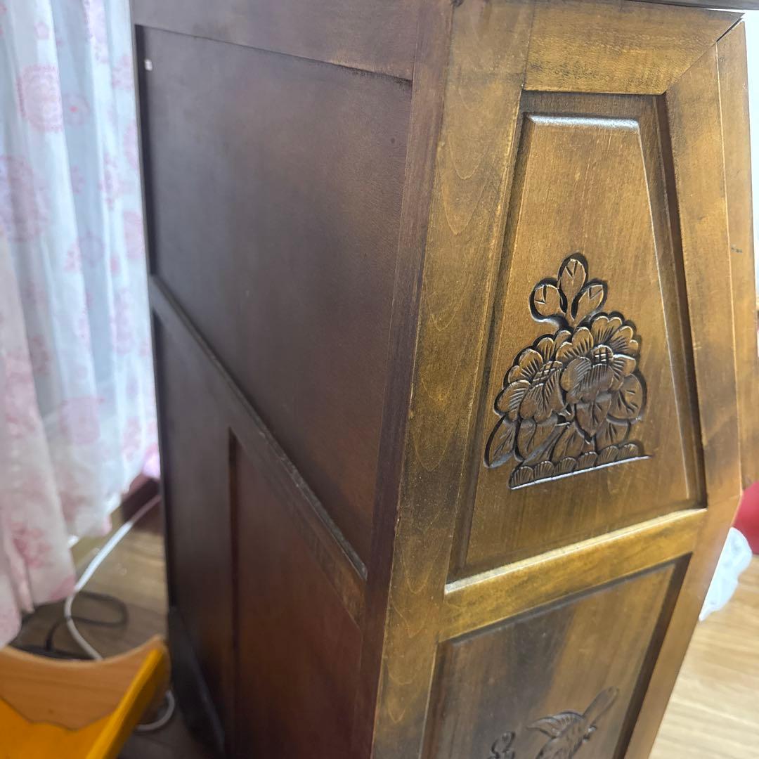 木製ライティングビューロー 彫刻入り