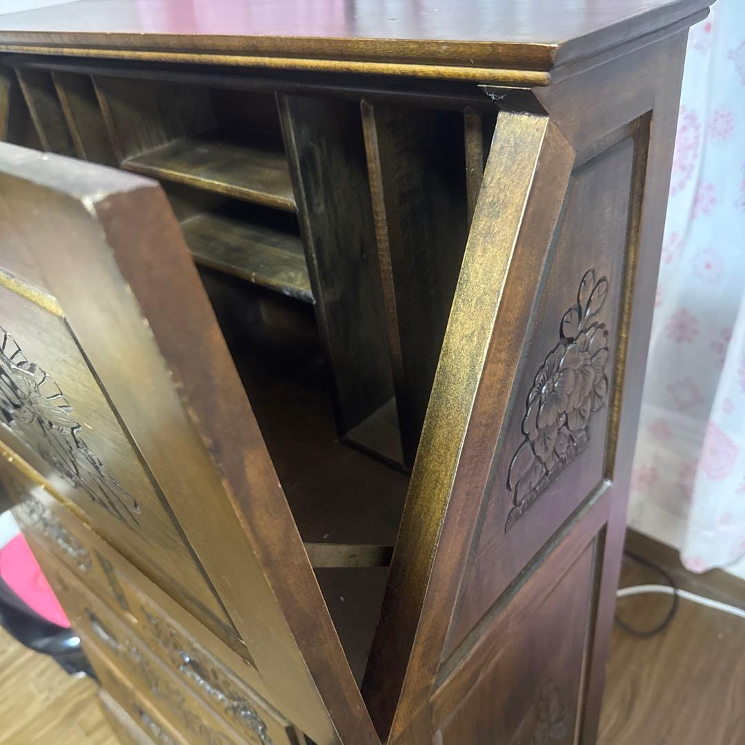 木製ライティングビューロー 彫刻入り