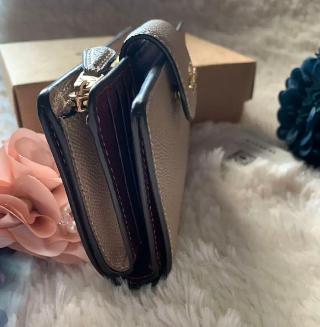 COACH ベージュ 二つ折り財布