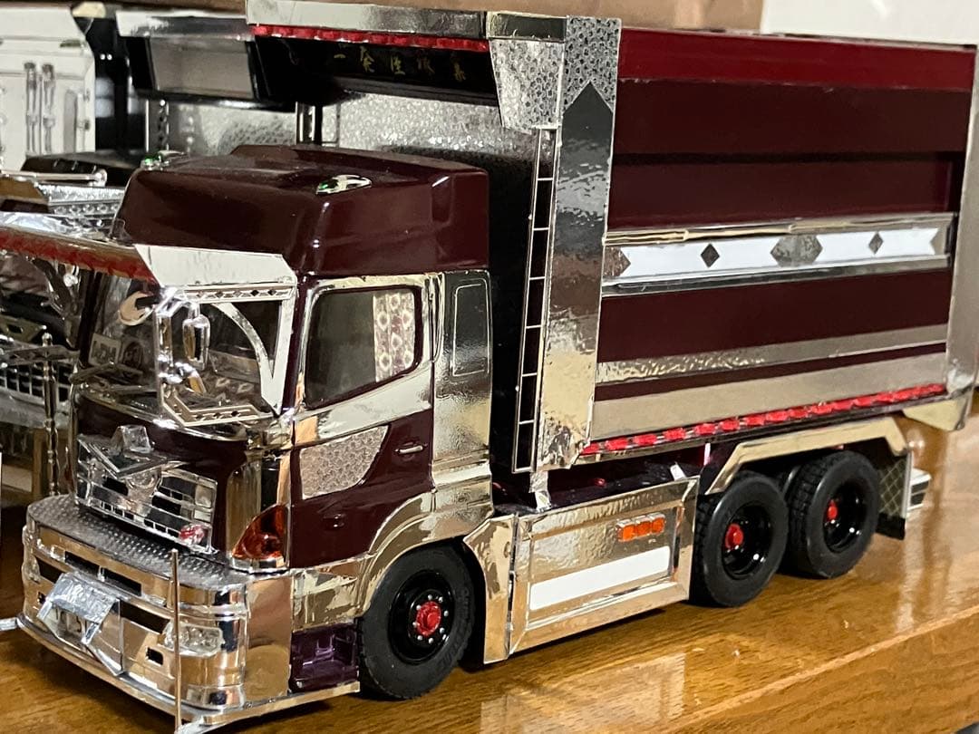 プロフィア、デカ箱ダンプ、デコトラ、完成品1／32