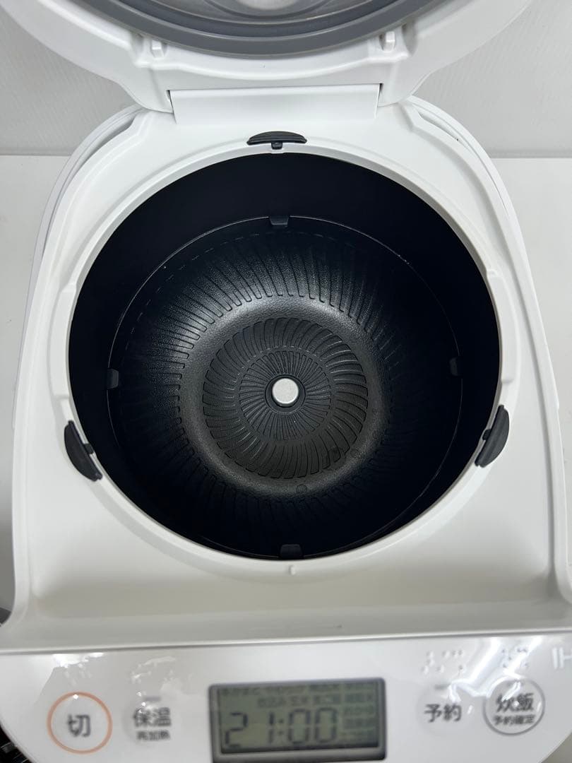 TOSHIBA IH炊飯器 RC-10HR 5.5合 ホワイト 2024年齢