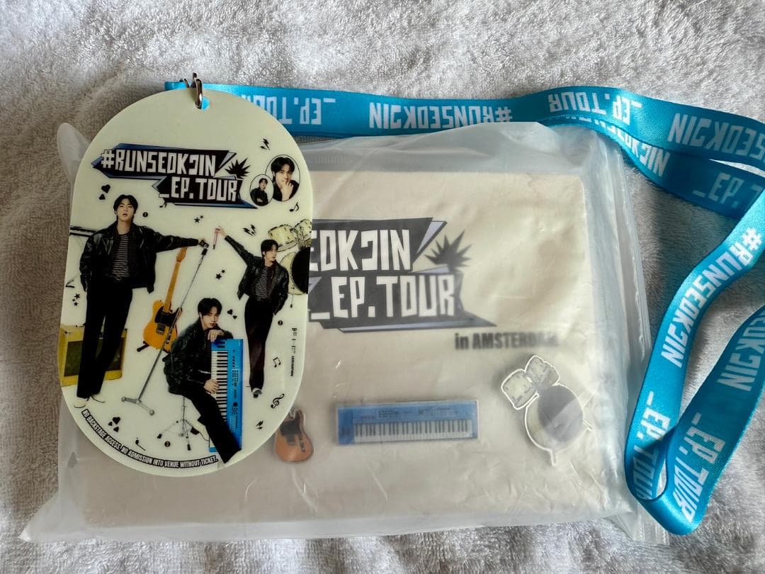 8/10 RunSeokjin Amsterdam VIPポーチ&ピンバッジ新品