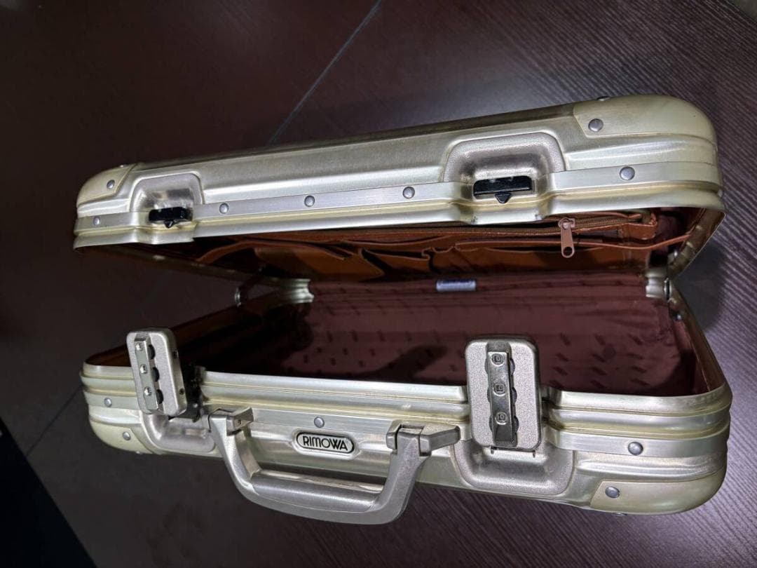 劇レア☆ゴールド☆RIMOWA　ジェラルミン２３Ｌ　ドイツ製アタッシュケース