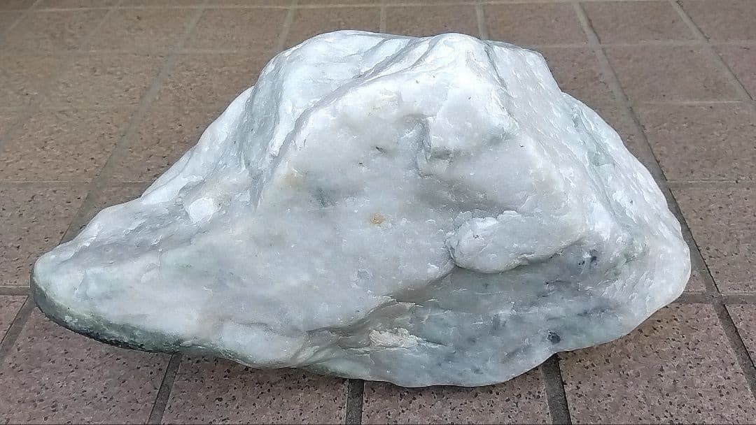 ★翡翠原石★糸魚川硬玉【小滝・転石川ズレ・ウブ7.9kg】