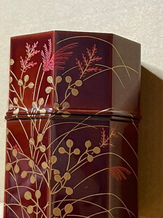 中村宗悦　萩に雁　紅溜塗　八角形