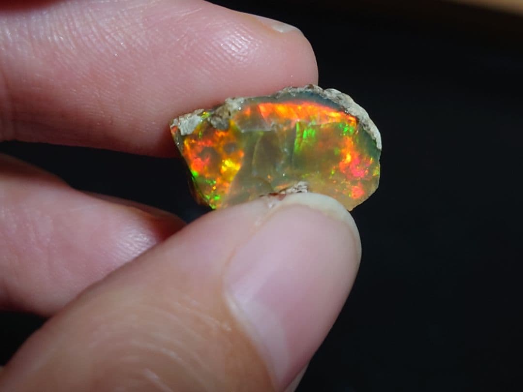 エチオピアウェロ産　オパール　ジュエリーグレード　 原石 鉱物標本