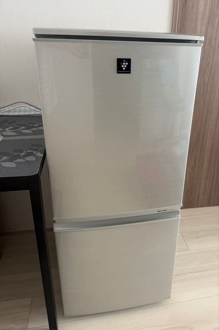 【ブランテリア】冷蔵庫／SHARP シャープ 137リットル／左右両開き