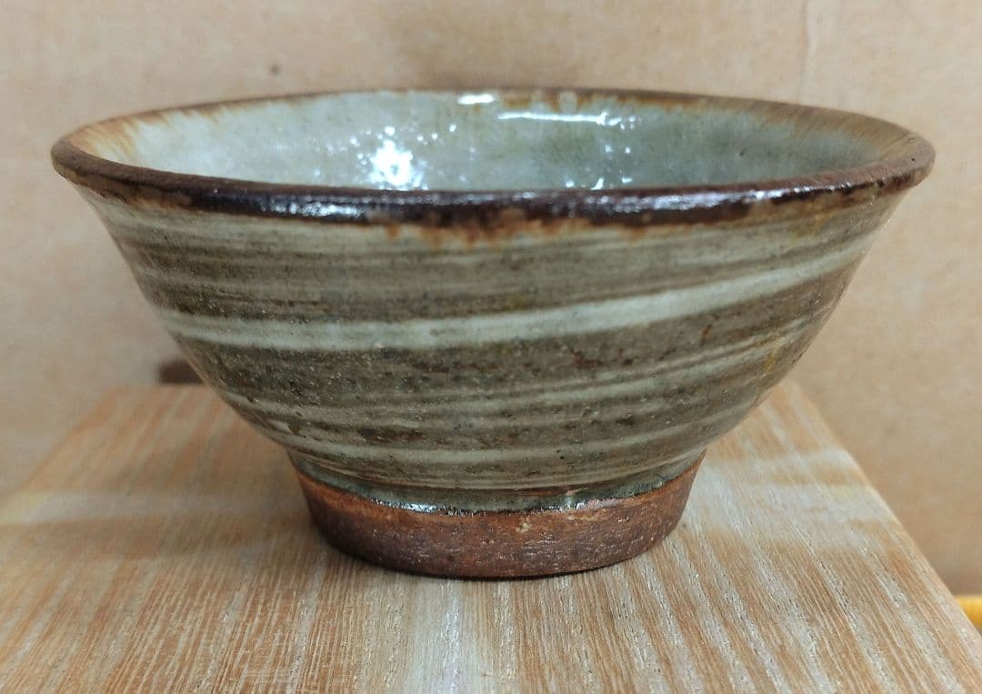 傑作【本物保証】金城次郎 壷屋焼ぐい呑(笑魚文ぐい呑）共箱 栞 人間国宝 美品