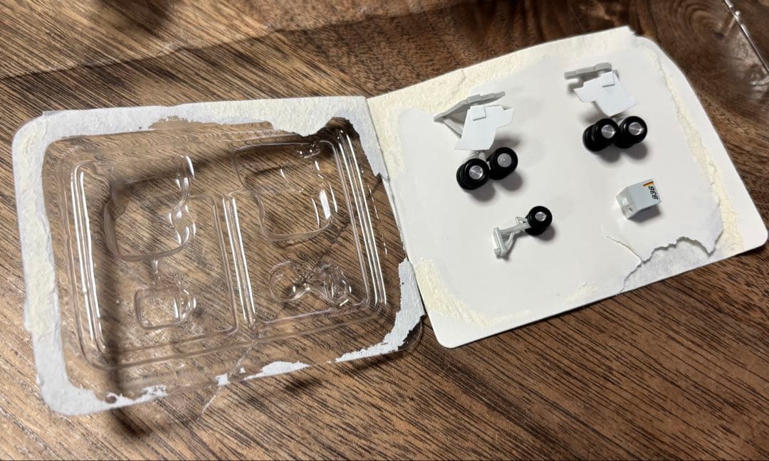 全日空商事　ANA Boeing787-9 1/200 スナップフィットモデル