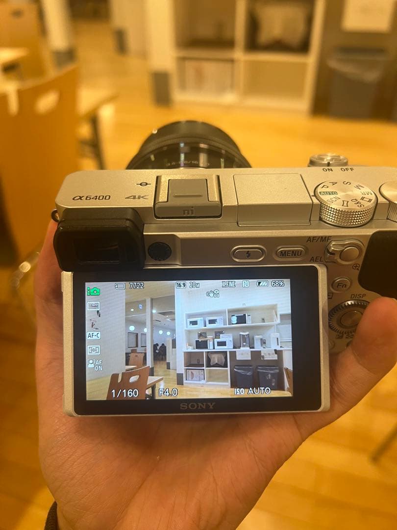 SONYα6400シルバーボディ+16-50mmレンズキット美品➕メモリーカード