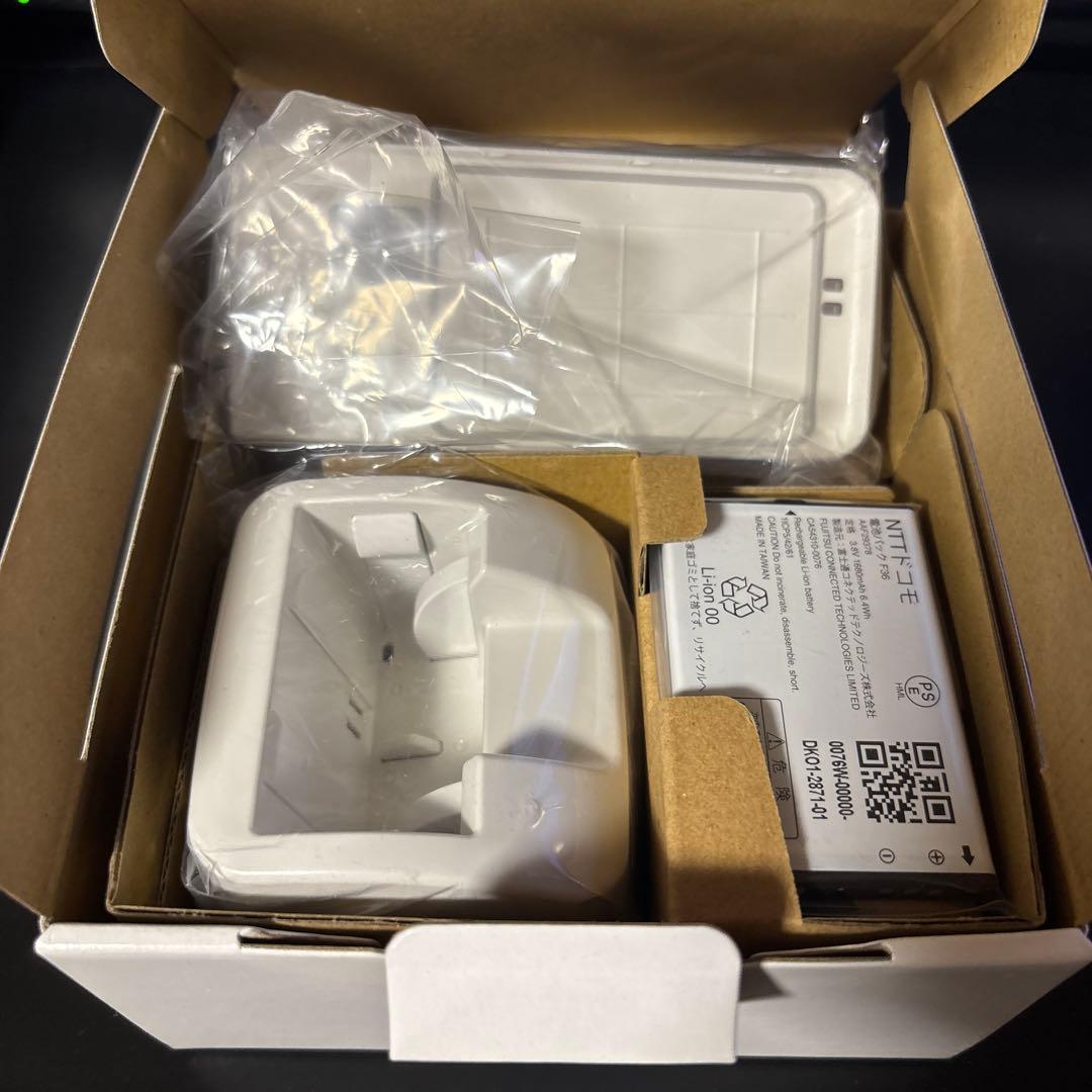 docomo arrows F-03L ケータイ