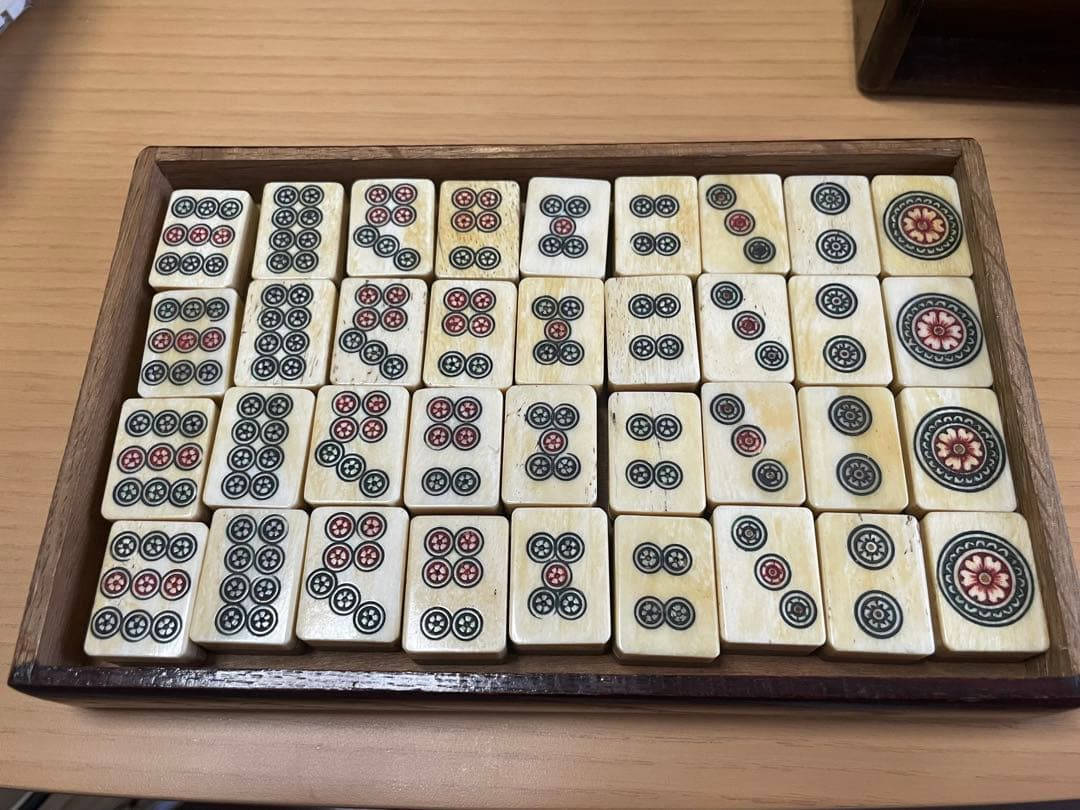 超レア超レトロ木製麻雀箱 伝統時代モノ&麻雀牌 ※骨牌背竹牌　※骨董品