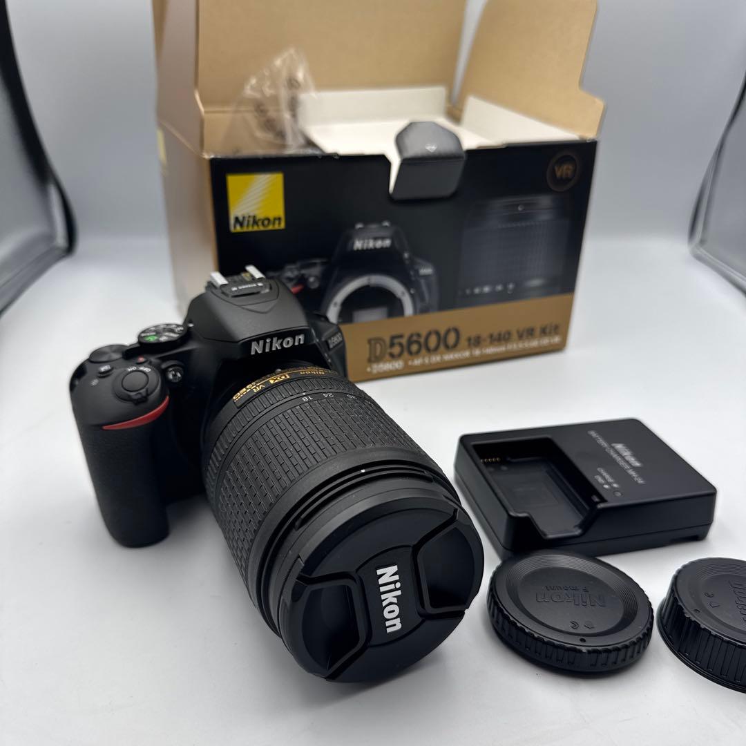 Nikon D5600 デジタル一眼レフカメラ 18-140mm VR