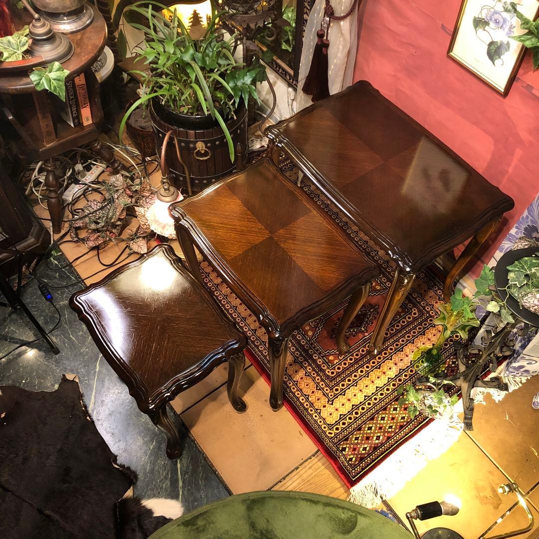 ヴィンテージ ブリティッシュ　アンティーク　３連　猫脚　ネストテーブル