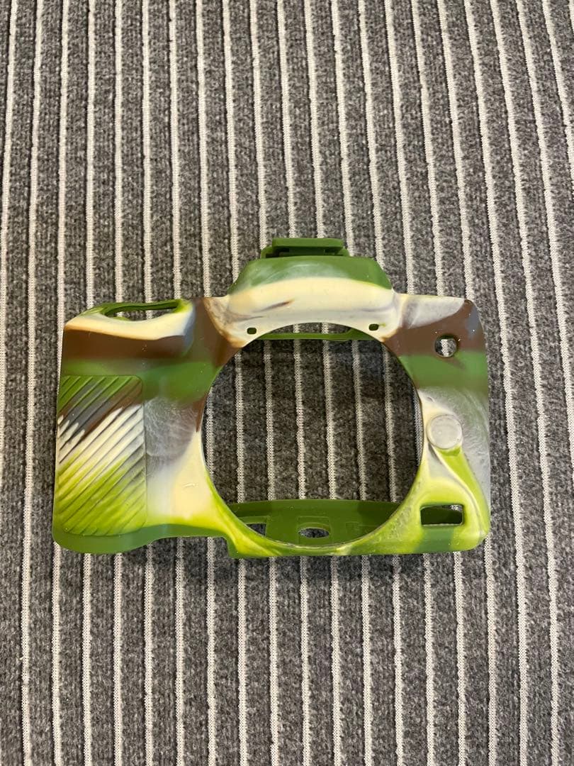 Canon EOS Kiss M ボディ&標準ズームレンズ