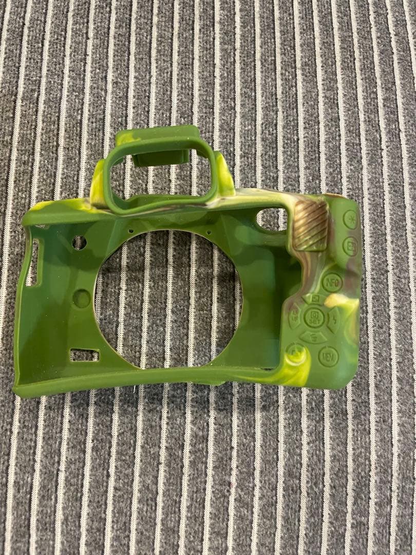 Canon EOS Kiss M ボディ&標準ズームレンズ