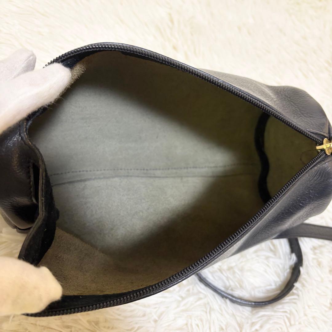 ✨美品✨希少 イルビゾンテ ショルダーバッグ 斜め掛け 筒型 レザー ブラック