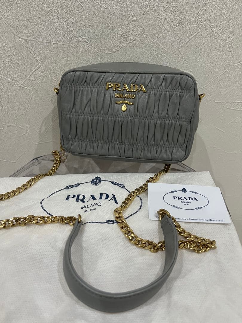 PRADA ギャザー入りショルダーバッグ グレー