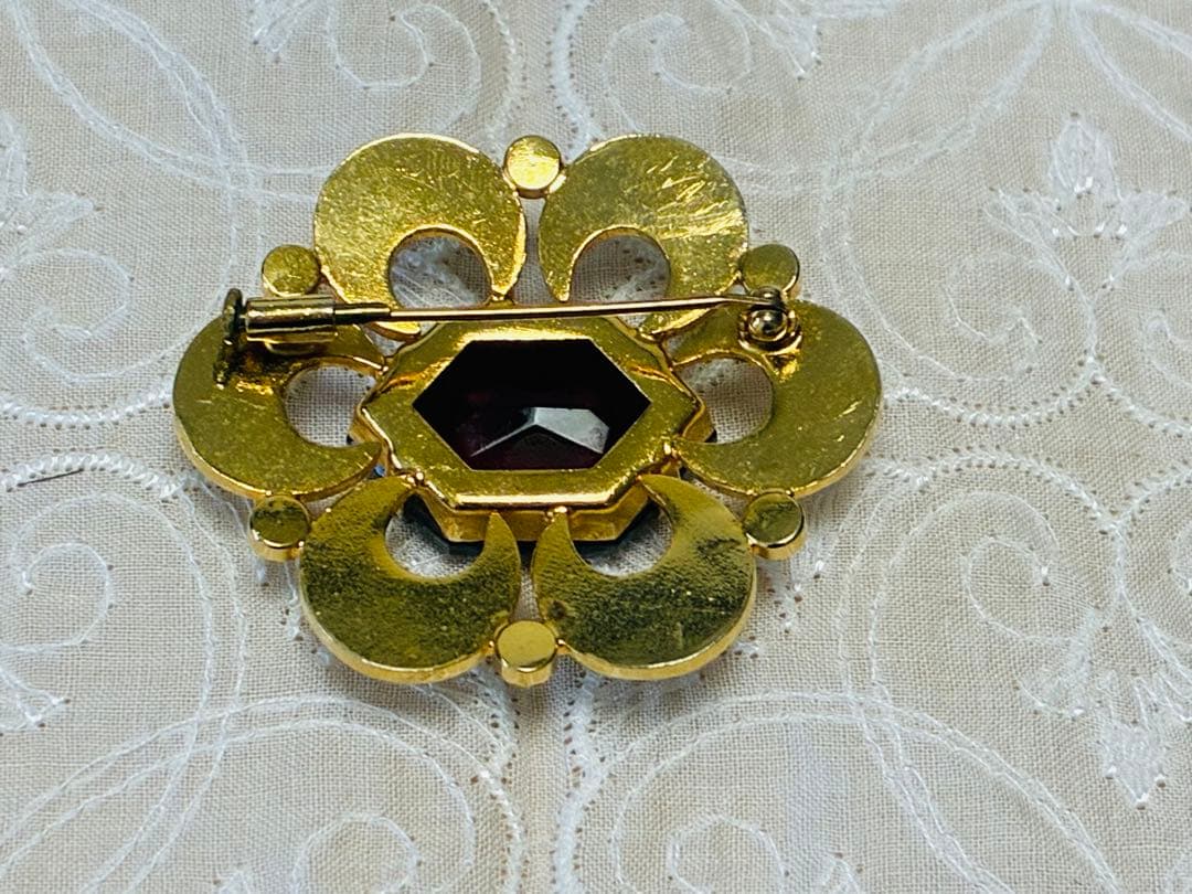 Dolce & Gabbana フラワーブローチ　石外れ有