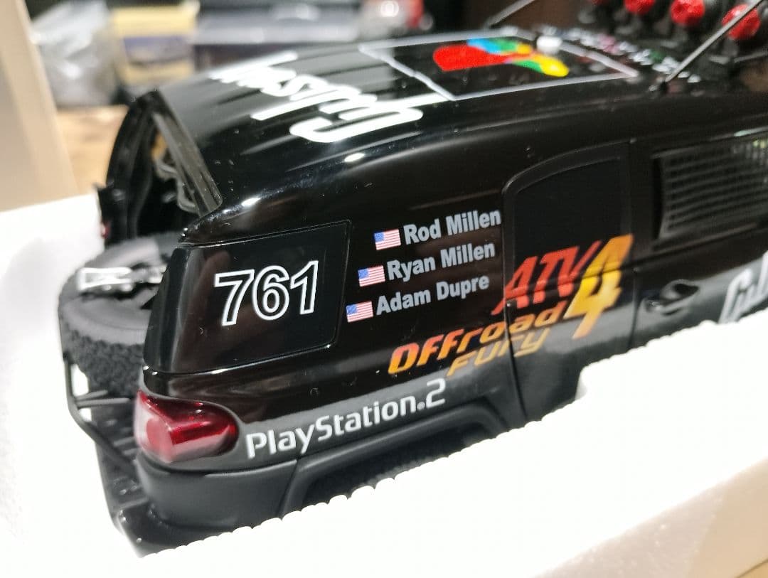 1/18 オートアート　トヨタ　FJクルーザー　ミニカー　ブラック　PS　ソニー