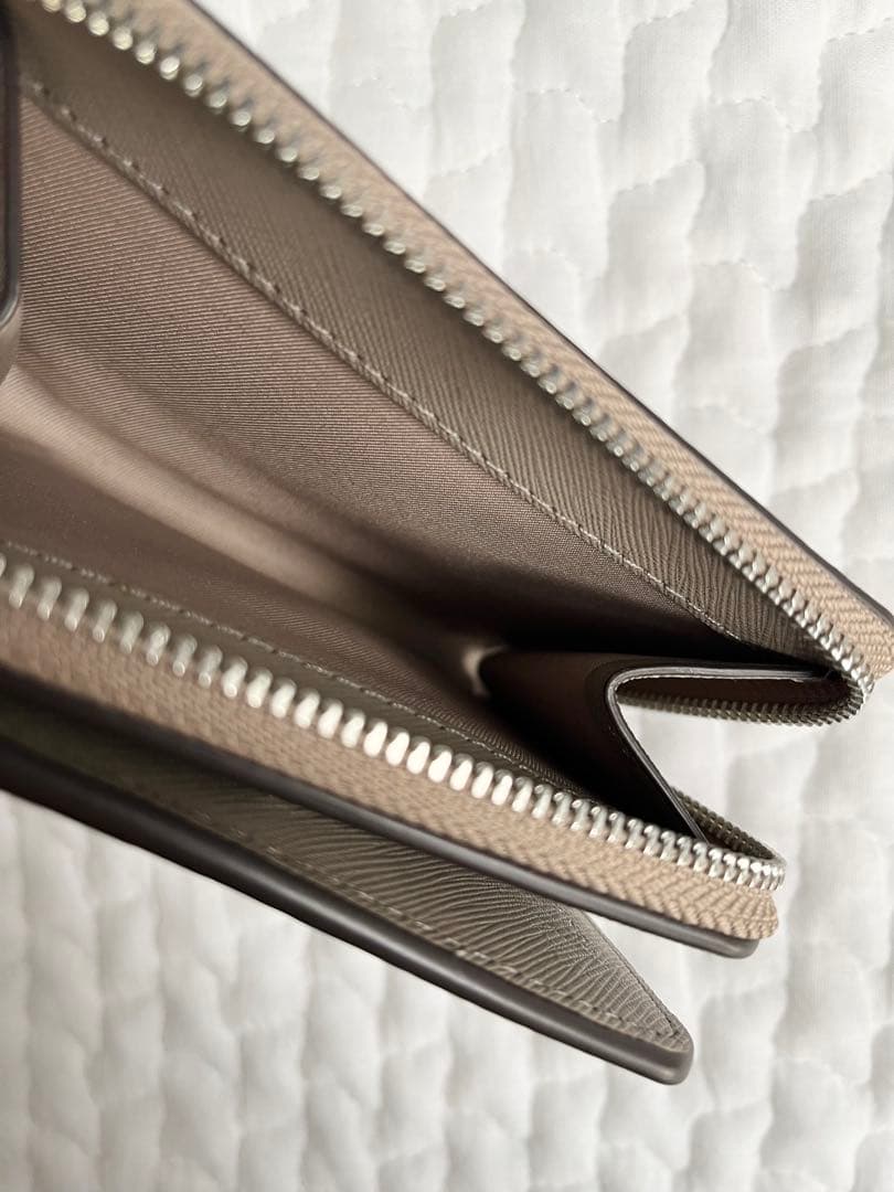 トリーバーチ　二つ折り財布