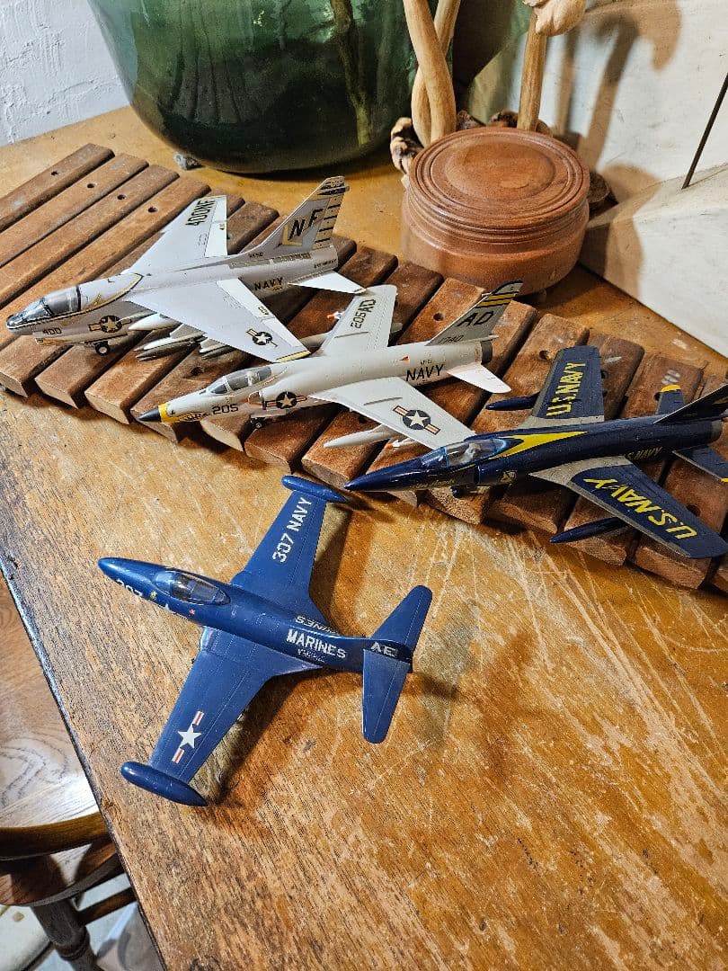 飛行機　模型　戦闘機　プラモデル　パンサー　ブルーエンジェル　コルセア