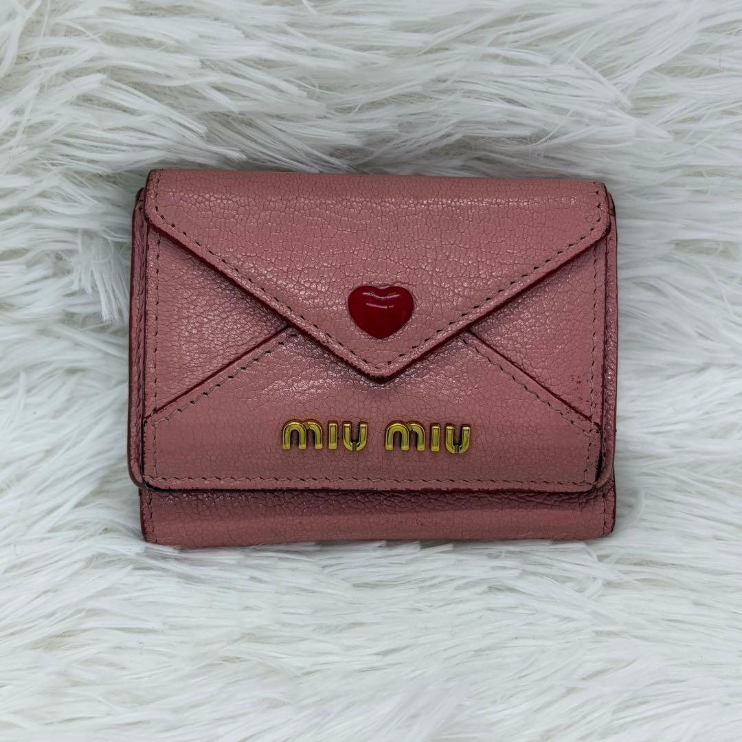 美品✨️ミュウミュウ　三つ折り財布　ラブレター　マドラス レザー ハート ピンク