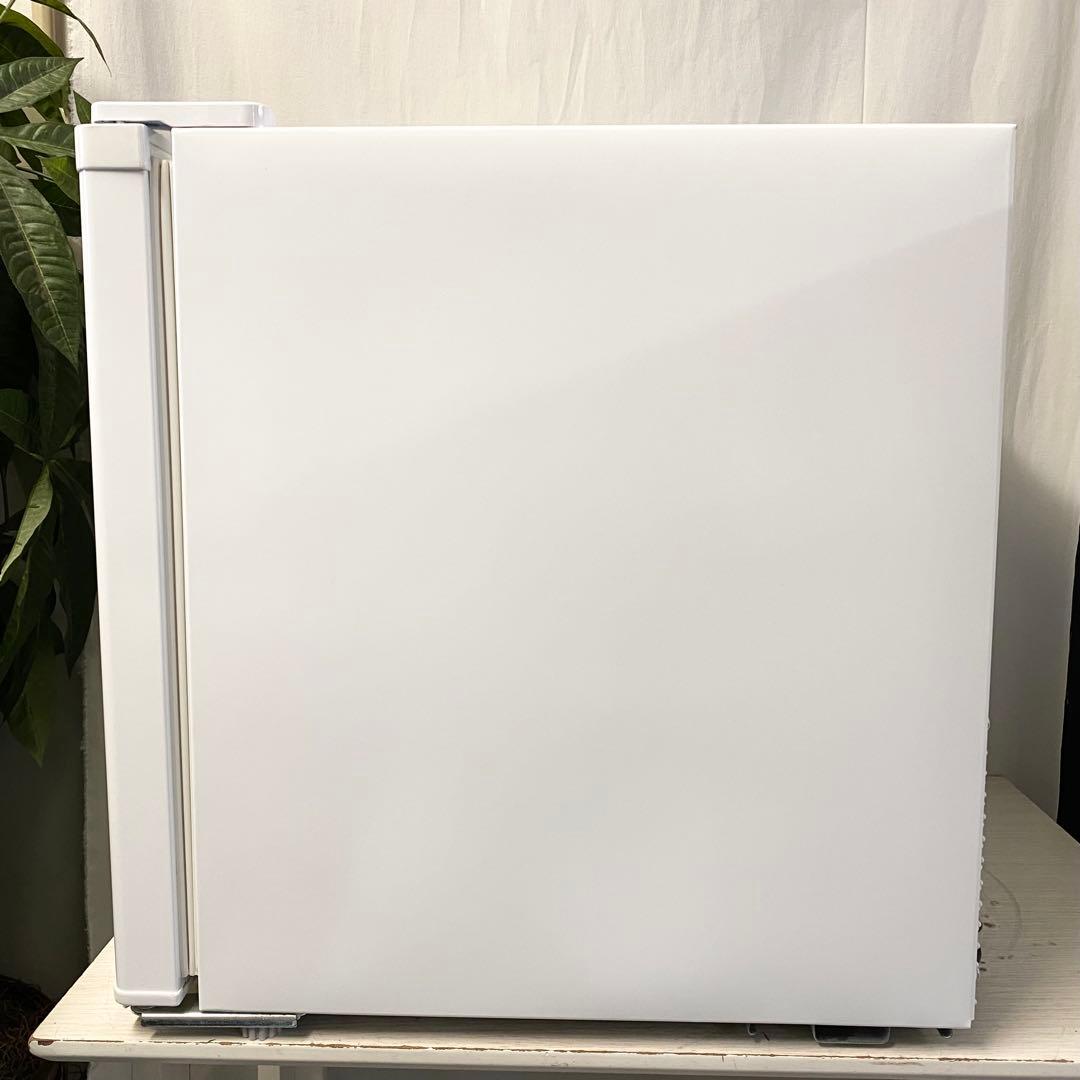 ワンルームや寝室、子ども部屋などに！1ドア冷蔵庫内46L