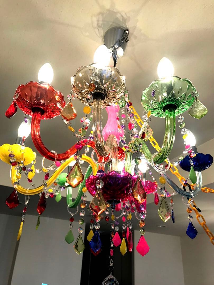 キラキラ　カラフル照明　かわいい